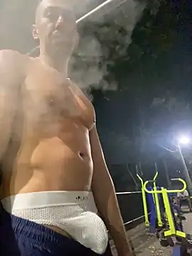 Snapshot of dantedesirexx chatting on March 2025 05:00:02 AM dantedesirexx online show from March 2025 05:00:02 AM