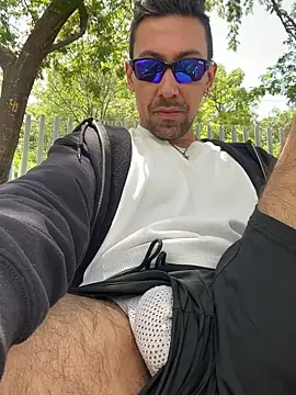 Snapshot of dantedesirexx chatting on October 2025 04:32:02 PM dantedesirexx online show from October 2025 04:32:02 PM