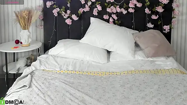 Esme Runn online show from November 2025 03:32:01 AM