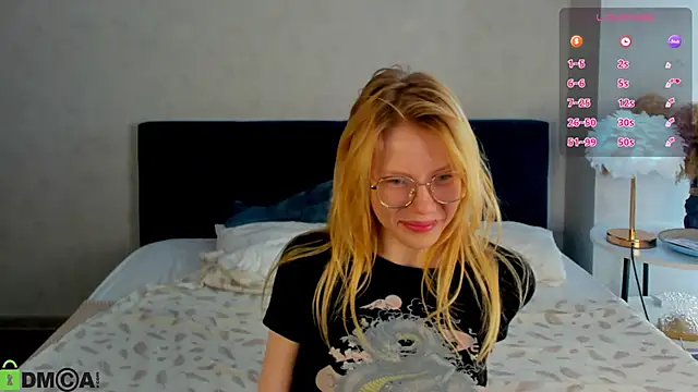 Esme Runn online show from May 2026 03:15:01 AM