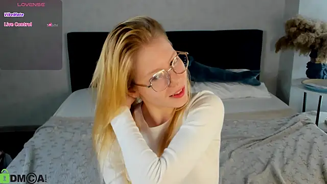 Esme Runn online show from May 2026 03:13:01 AM