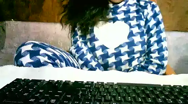 Snapshot of Sexy_Dimpy chatting on December 2024 06:13:01 PM Sexy Dimpy online show from December 2024 06:13:01 PM