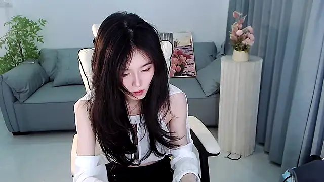 YiJin-a online show from January 2025 02:36:01 PM