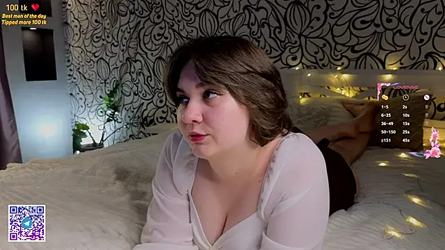 Snapshot of ZaraCrumpton chatting on January 2025 11:13:02 AM ZaraCrumpton online show from January 2025 11:13:02 AM