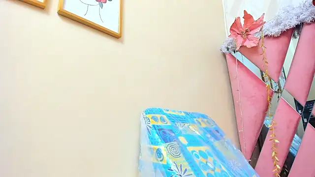 Snapshot of charlotterichardss chatting on December 2024 10:10:01 AM charlotterichardss online show from December 2024 10:10:01 AM