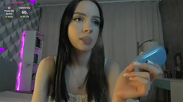 flora off online show from December 2025 12:30:03 PM