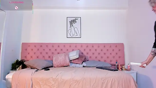 CarolinaGlamour online show from November 2025 07:50:01 PM