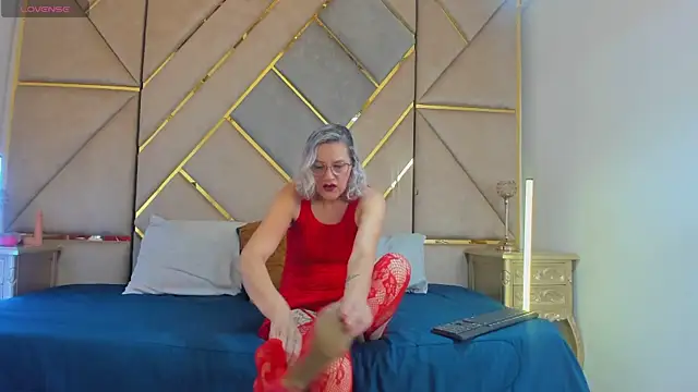 Snapshot of CarolinaGlamour chatting on July 2026 11:21:01 AM CarolinaGlamour online show from July 2026 11:21:01 AM