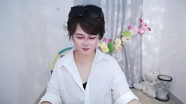 Snapshot of Fan_ting chatting on September 2025 02:43:02 AM Fan ting online show from September 2025 02:43:02 AM