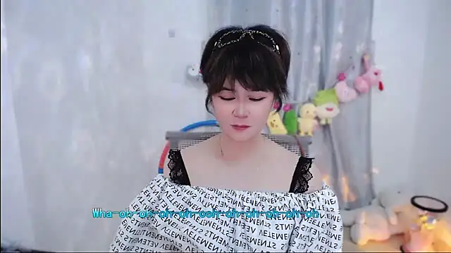 Snapshot of Fan_ting chatting on October 2025 02:38:02 PM Fan ting online show from October 2025 02:38:02 PM