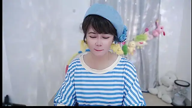 Snapshot of Fan_ting chatting on October 2025 03:07:01 AM Fan ting online show from October 2025 03:07:01 AM
