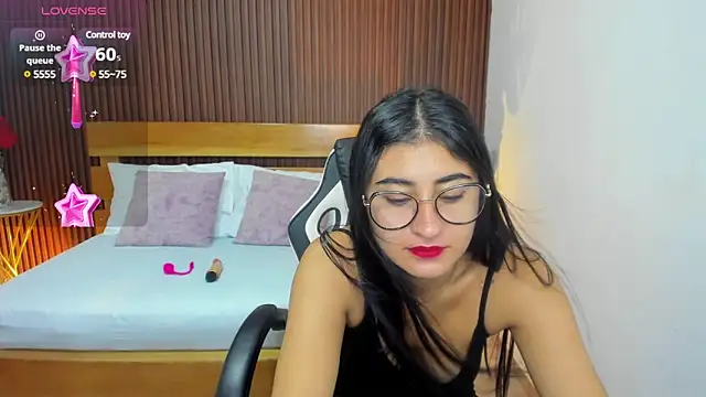 evelin leroy online show from March 2025 12:04:01 PM
