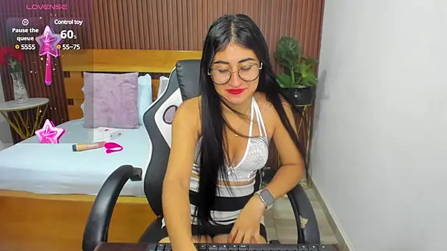 Snapshot of evelin_leroy chatting on March 2025 12:06:02 PM evelin leroy online show from March 2025 12:06:02 PM