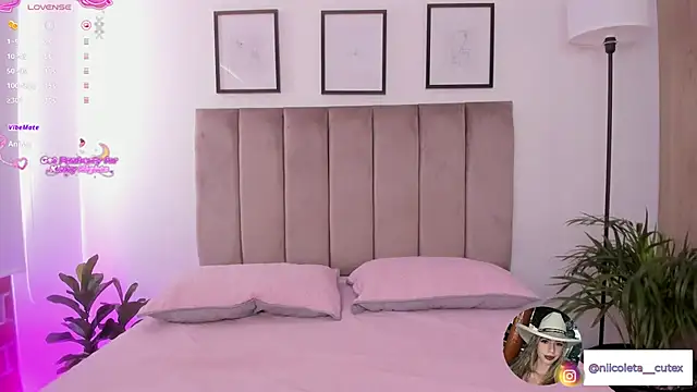 Niicoleta online show from November 2025 07:47:01 PM