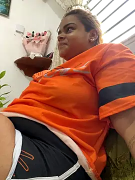 Evabigass online show from November 2025 01:00:02 PM