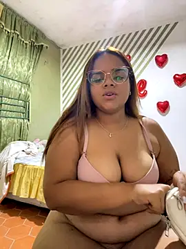 Evabigass online show from November 2025 01:20:01 AM