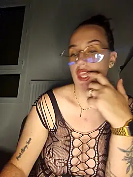 lindsay 33off online show from November 2025 09:07:01 PM