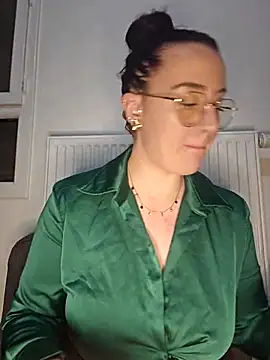 lindsay 33off online show from February 2026 08:25:02 AM