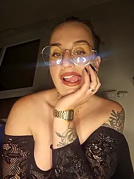 lindsay 33off online show from November 2025 08:57:02 PM