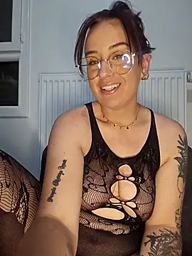 lindsay 33off online show from March 2026 08:03:01 AM