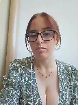 Snapshot of lindsay_33off chatting on June 2026 11:31:01 AM lindsay 33off online show from June 2026 11:31:01 AM