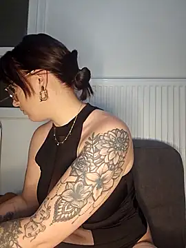 lindsay 33off online show from March 2026 07:21:01 PM