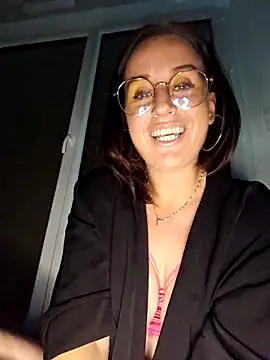lindsay 33off online show from September 2025 09:10:01 PM