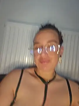 lindsay 33off online show from April 2026 08:10:02 AM