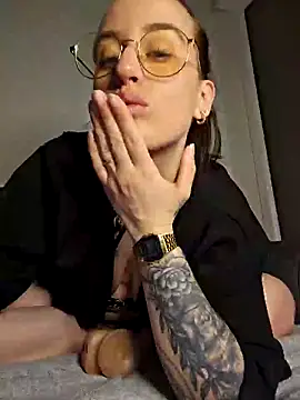 lindsay 33off online show from March 2025 10:37:01 PM