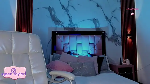 Jeen Taylor online show from November 2025 08:25:01 PM