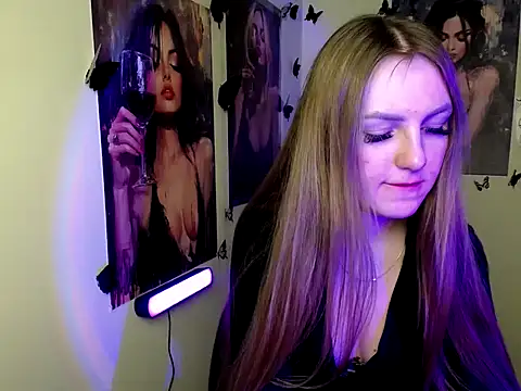 Snapshot of _AlMamiyy_ chatting on October 2025 12:39:01 PM  AlMamiyy  online show from October 2025 12:39:01 PM