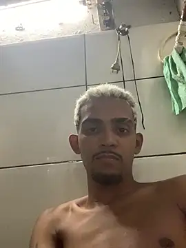 Snapshot of moreninhoP chatting on December 2024 09:08:01 PM moreninhoP online show from December 2024 09:08:01 PM