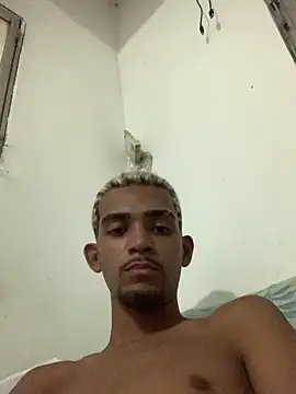 Snapshot of moreninhoP chatting on December 2024 05:38:01 AM moreninhoP online show from December 2024 05:38:01 AM