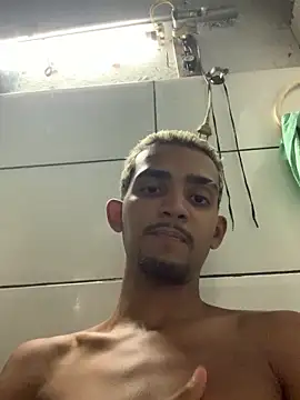 Snapshot of moreninhoP chatting on December 2024 02:08:01 AM moreninhoP online show from December 2024 02:08:01 AM