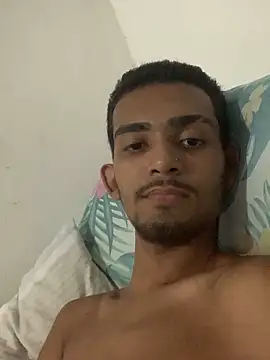 Snapshot of moreninhoP chatting on December 2024 04:28:02 AM moreninhoP online show from December 2024 04:28:02 AM