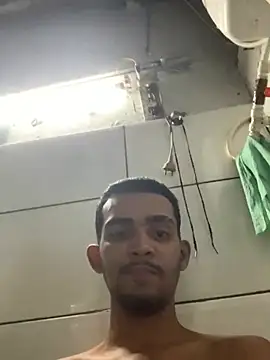 Snapshot of moreninhoP chatting on January 2025 01:10:02 AM moreninhoP online show from January 2025 01:10:02 AM