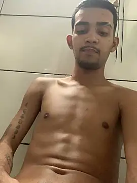 Snapshot of moreninhoP chatting on February 2025 01:32:02 PM moreninhoP online show from February 2025 01:32:02 PM