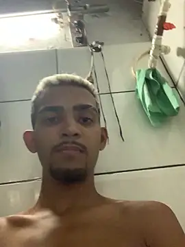 Snapshot of moreninhoP chatting on December 2024 10:14:02 PM moreninhoP online show from December 2024 10:14:02 PM