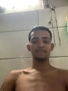 Snapshot of moreninhoP chatting on January 2025 09:50:01 PM moreninhoP online show from January 2025 09:50:01 PM