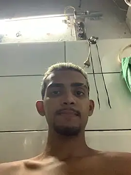 Snapshot of moreninhoP chatting on December 2024 07:21:02 PM moreninhoP online show from December 2024 07:21:02 PM