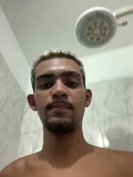 Snapshot of moreninhoP chatting on January 2025 05:12:01 AM moreninhoP online show from January 2025 05:12:01 AM