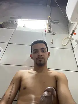 Snapshot of moreninhoP chatting on December 2025 03:40:01 AM moreninhoP online show from December 2025 03:40:01 AM