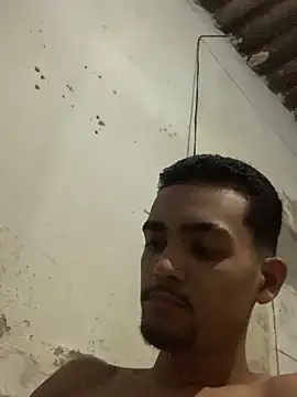 Snapshot of moreninhoP chatting on February 2025 03:52:02 AM moreninhoP online show from February 2025 03:52:02 AM