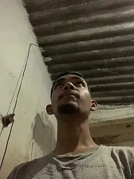 Snapshot of moreninhoP chatting on January 2025 11:30:02 AM moreninhoP online show from January 2025 11:30:02 AM