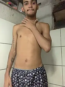 Snapshot of moreninhoP chatting on February 2025 03:35:02 AM moreninhoP online show from February 2025 03:35:02 AM