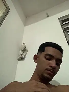 Snapshot of moreninhoP chatting on January 2025 04:12:01 AM moreninhoP online show from January 2025 04:12:01 AM