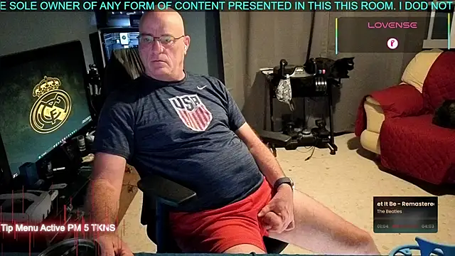 Snapshot of Pilot_Dave_69 chatting on September 2025 04:51:01 AM Pilot Dave 69 online show from September 2025 04:51:01 AM