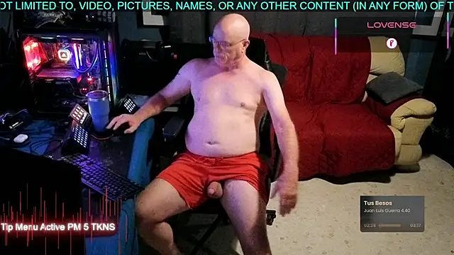 Snapshot of Pilot_Dave_69 chatting on September 2025 03:07:02 AM Pilot Dave 69 online show from September 2025 03:07:02 AM