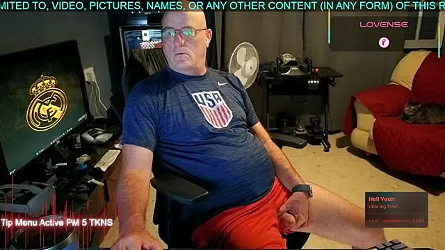 Snapshot of Pilot_Dave_69 chatting on September 2025 04:19:02 AM Pilot Dave 69 online show from September 2025 04:19:02 AM