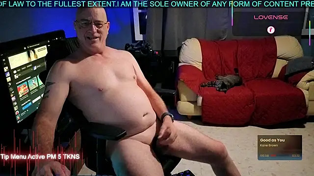 Snapshot of Pilot_Dave_69 chatting on September 2025 04:16:01 AM Pilot Dave 69 online show from September 2025 04:16:01 AM